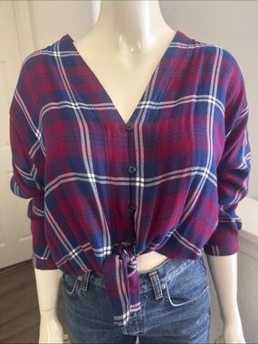 Rails Women's Red and Blue Plaid Button-Front Tie Hem Shirt